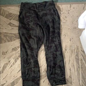 Lululemon camo align jogger crop